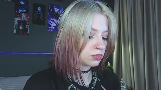 Snapshot of arielabradberry chatting on January 15, 1:25 pm arielabradberry online show from January 15, 1:25 pm