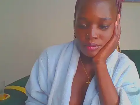 cutesmiling online show from May 18, 4:23 pm