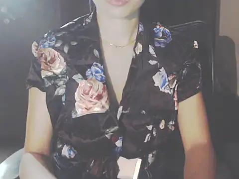 Snapshot of emma_06@xh chatting on June 30, 9:15 pm emma 06xh online show from June 30, 9:15 pm