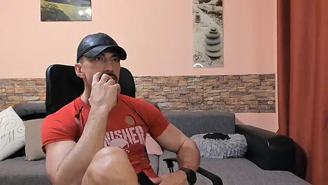 HotHunkTrainer online show from May 25, 7:51 am