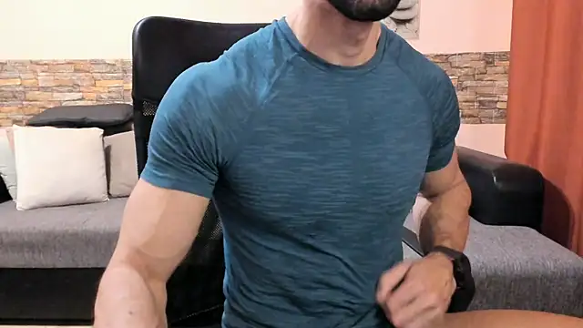 HotHunkTrainer online show from December 23, 9:30 am