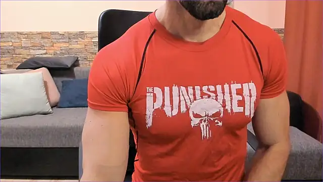 HotHunkTrainer online show from November 13, 8:40 am