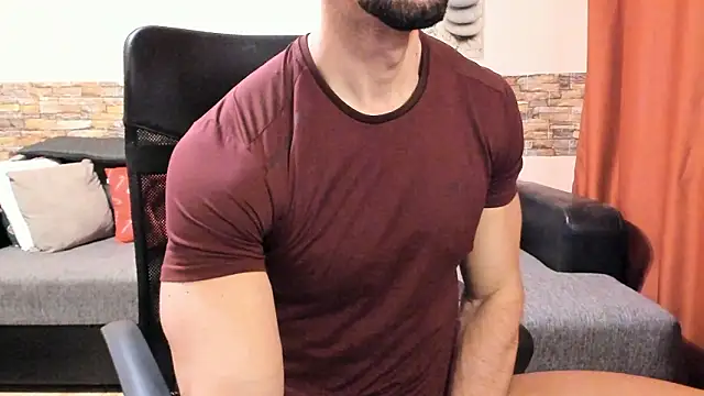 HotHunkTrainer online show from January 15, 8:51 am