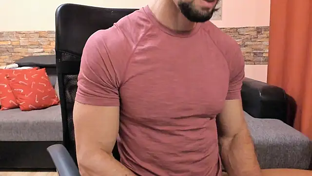 HotHunkTrainer online show from February 8, 9:51 am