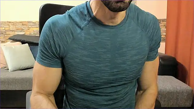 HotHunkTrainer online show from November 5, 8:39 am