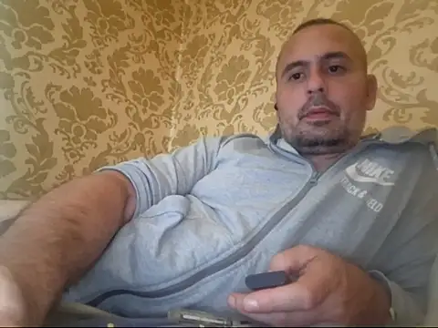 Snapshot of Basszos88i chatting on September 27, 10:49 pm Basszos88i online show from September 27, 10:49 pm