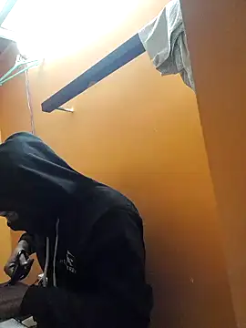 model yesx online show from January 3, 2:40 pm