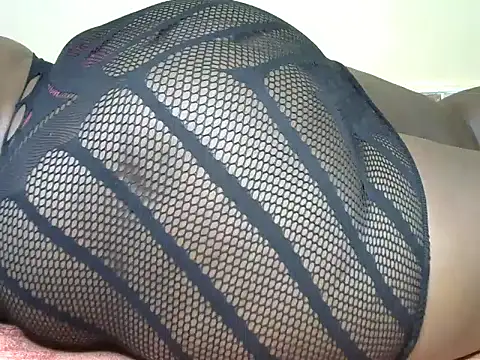 Snapshot of tilda_naughty chatting on February 21, 9:43 pm tilda naughty online show from February 21, 9:43 pm