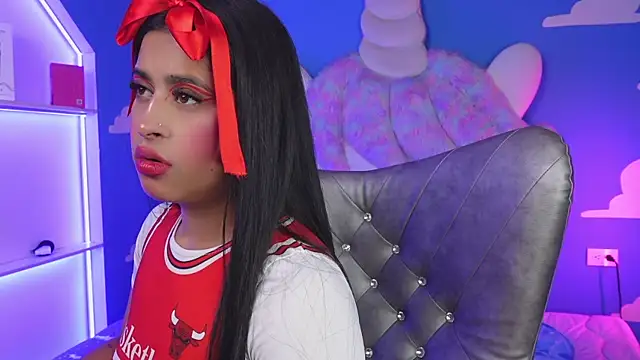 miss romyna online show from March 3, 11:06 am