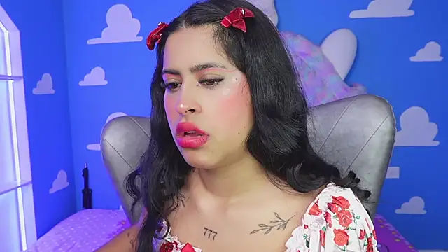 miss romyna online show from November 6, 11:03 am