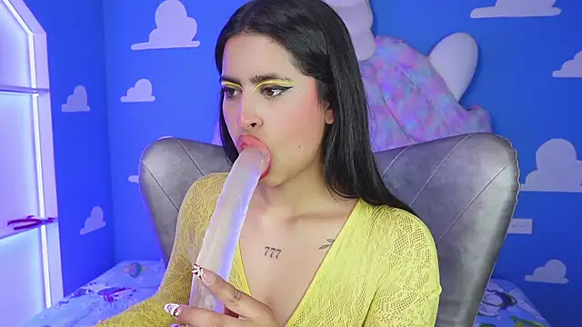 miss romyna online show from December 15, 11:05 am