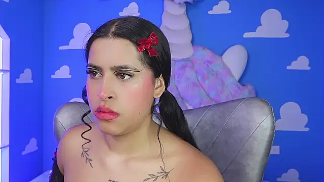 miss romyna online show from November 27, 10:59 am