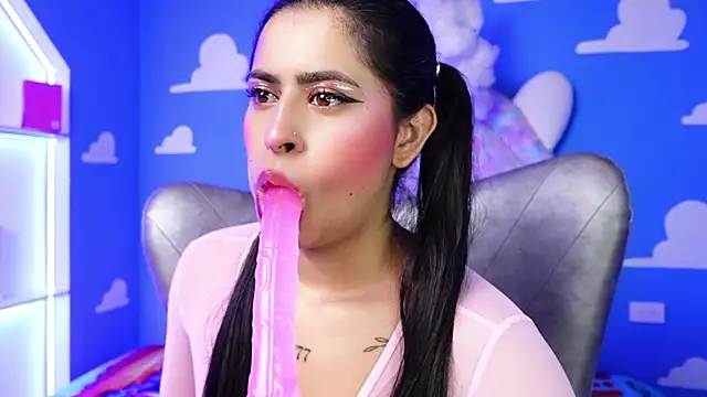 miss romyna online show from July 3, 10:44 am