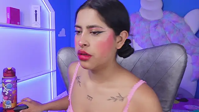 Snapshot of miss_romyna chatting on October 2, 11:02 am miss romyna online show from October 2, 11:02 am