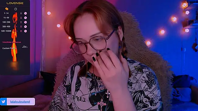 Snapshot of lala_loulou_land chatting on March 2, 2:04 pm lala loulou land online show from March 2, 2:04 pm
