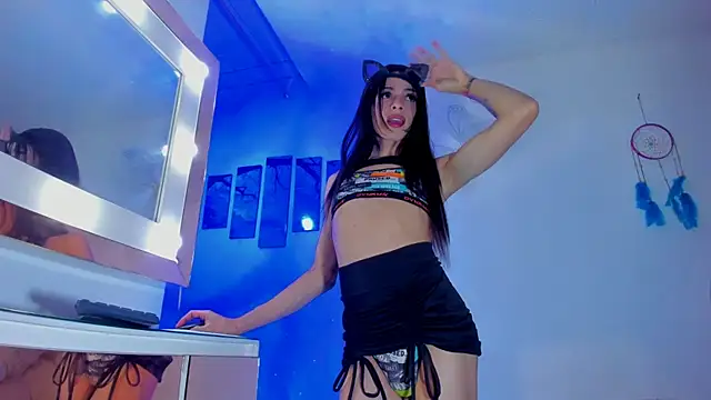 Snapshot of emperatrizhotwolf chatting on January 12, 8:03 pm emperatrizhotwolf online show from January 12, 8:03 pm