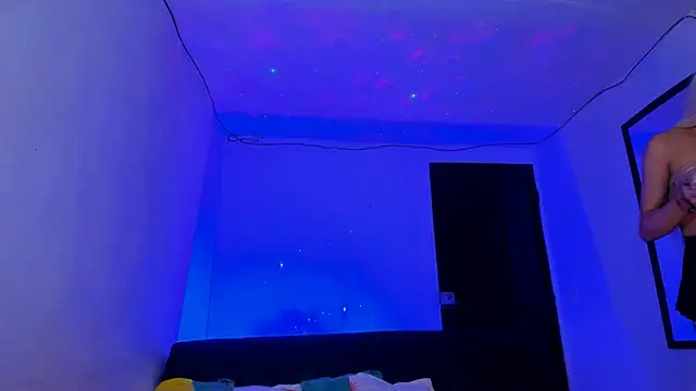 Snapshot of emperatrizhotwolf chatting on March 6, 5:24 am emperatrizhotwolf online show from March 6, 5:24 am