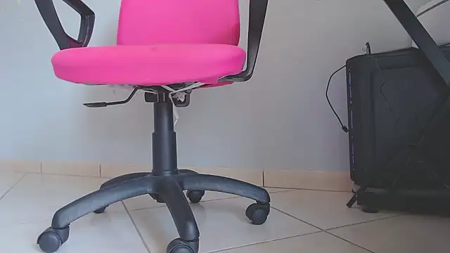 Snapshot of angeldevil193 chatting on January 16, 11:47 am angeldevil193 online show from January 16, 11:47 am