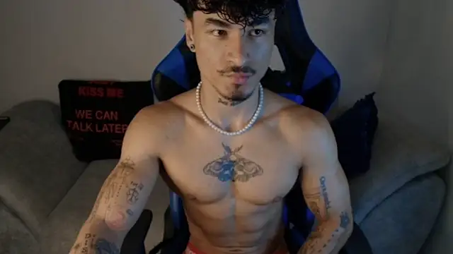 Snapshot of Thomas_Fit1 chatting on July 9, 12:37 pm Thomas Fit1 online show from July 9, 12:37 pm