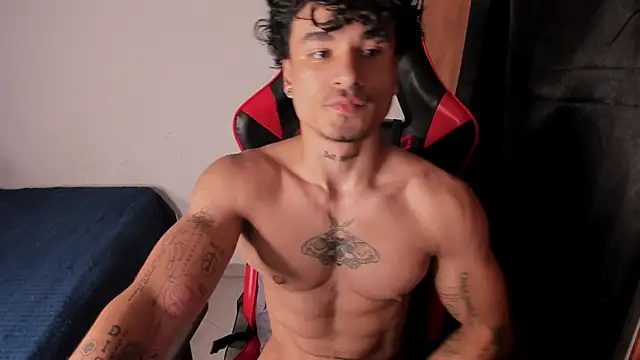 Thomas Fit1 online show from May 26, 9:57 pm