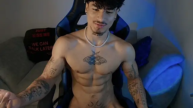 Snapshot of Thomas_Fit1 chatting on July 15, 12:56 pm Thomas Fit1 online show from July 15, 12:56 pm