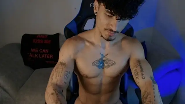 Snapshot of Thomas_Fit1 chatting on July 12, 12:33 am Thomas Fit1 online show from July 12, 12:33 am