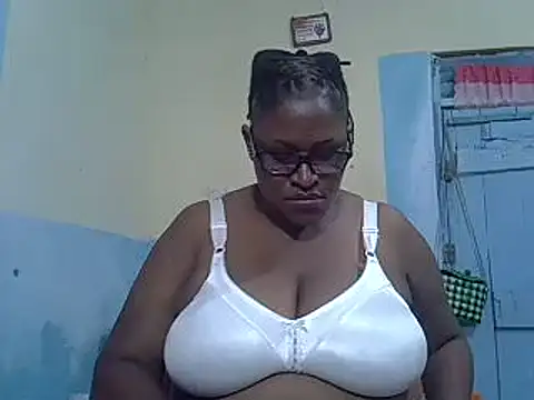Snapshot of sexy_bigboobss chatting on October 11, 8:32 pm sexy bigboobss online show from October 11, 8:32 pm