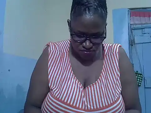 Snapshot of sexy_bigboobss chatting on October 8, 7:21 am sexy bigboobss online show from October 8, 7:21 am