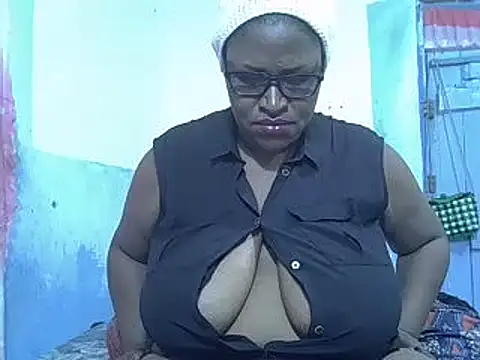 Snapshot of sexy_bigboobss chatting on September 19, 8:07 am sexy bigboobss online show from September 19, 8:07 am