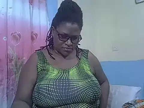 Snapshot of sexy_bigboobss chatting on March 22, 7:31 pm sexy bigboobss online show from March 22, 7:31 pm