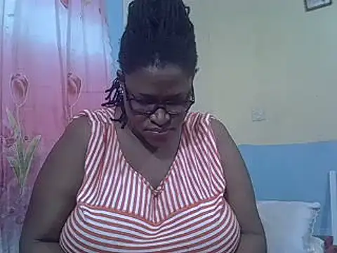 Snapshot of sexy_bigboobss chatting on March 22, 9:34 am sexy bigboobss online show from March 22, 9:34 am