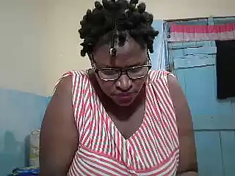 Snapshot of sexy_bigboobss chatting on May 28, 7:05 am sexy bigboobss online show from May 28, 7:05 am