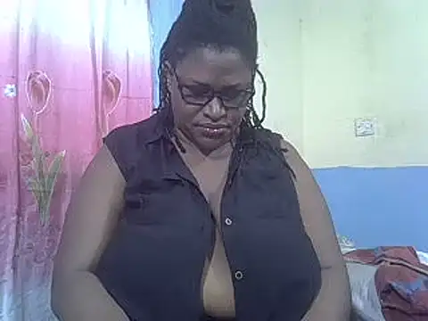 Snapshot of sexy_bigboobss chatting on March 20, 6:41 am sexy bigboobss online show from March 20, 6:41 am