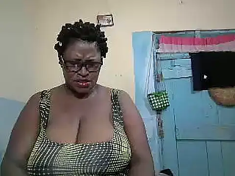 Snapshot of sexy_bigboobss chatting on April 29, 6:50 am sexy bigboobss online show from April 29, 6:50 am