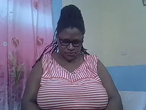 Snapshot of sexy_bigboobss chatting on March 22, 6:33 am sexy bigboobss online show from March 22, 6:33 am
