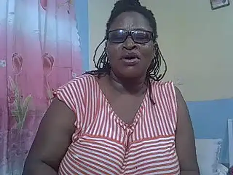 Snapshot of sexy_bigboobss chatting on March 22, 12:35 pm sexy bigboobss online show from March 22, 12:35 pm
