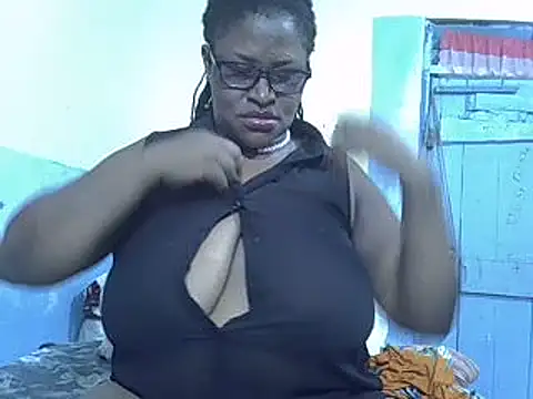 sexy bigboobss online show from October 26, 5:13 pm