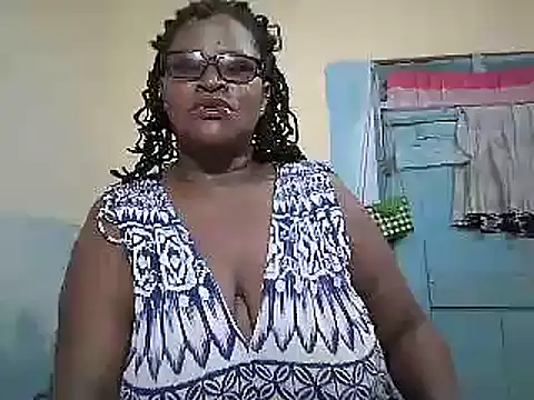 Snapshot of sexy_bigboobss chatting on May 18, 5:56 am sexy bigboobss online show from May 18, 5:56 am