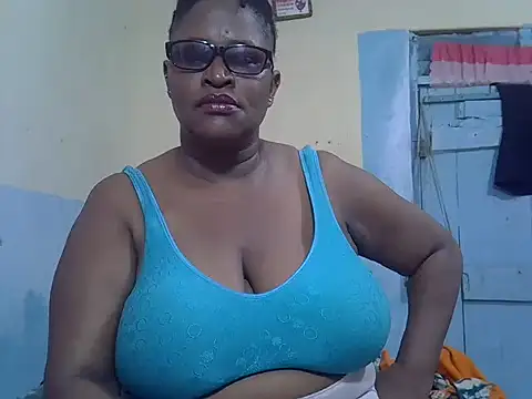 Snapshot of sexy_bigboobss chatting on October 14, 8:04 am sexy bigboobss online show from October 14, 8:04 am