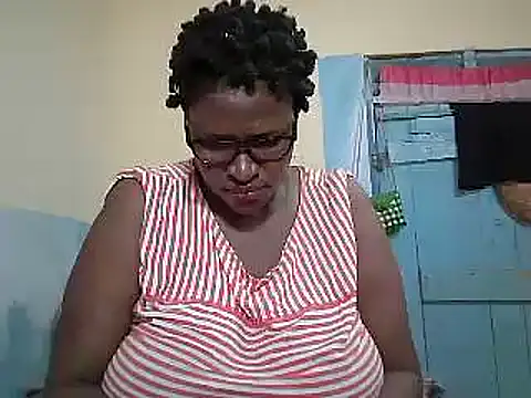 Snapshot of sexy_bigboobss chatting on May 4, 6:49 am sexy bigboobss online show from May 4, 6:49 am