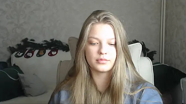 Snapshot of EmySway chatting on January 24, 5:42 pm EmySway online show from January 24, 5:42 pm
