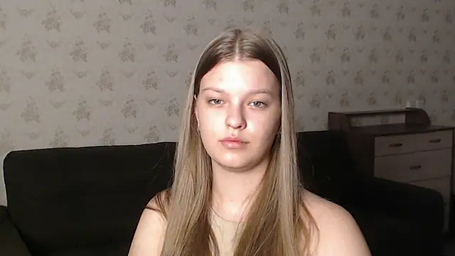 Snapshot of EmySway chatting on March 13, 6:45 pm EmySway online show from March 13, 6:45 pm
