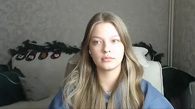 Snapshot of EmySway chatting on January 24, 2:41 pm EmySway online show from January 24, 2:41 pm
