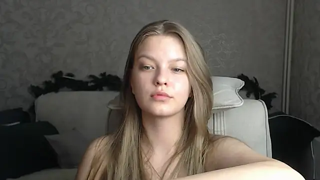Snapshot of EmySway chatting on January 31, 6:03 pm EmySway online show from January 31, 6:03 pm