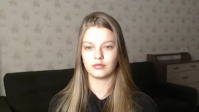 Snapshot of EmySway chatting on March 12, 2:45 pm EmySway online show from March 12, 2:45 pm