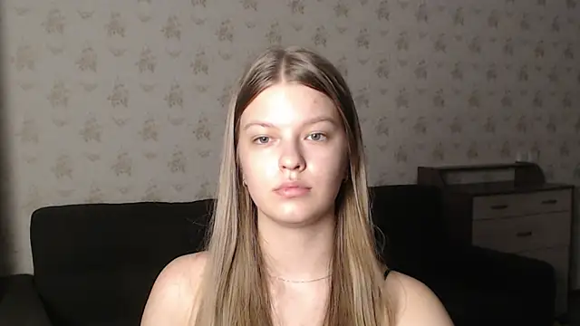 Snapshot of EmySway chatting on December 28, 9:30 pm EmySway online show from December 28, 9:30 pm