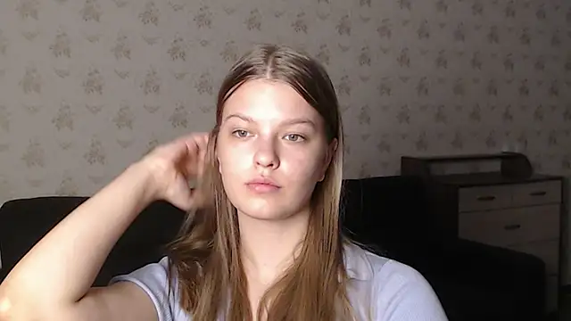 Snapshot of EmySway chatting on December 22, 6:04 pm EmySway online show from December 22, 6:04 pm