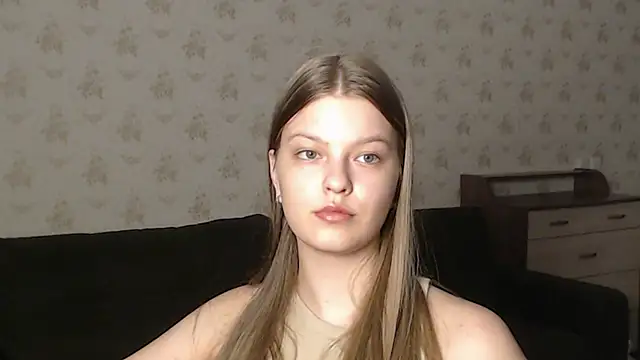 Snapshot of EmySway chatting on March 19, 2:57 pm EmySway online show from March 19, 2:57 pm