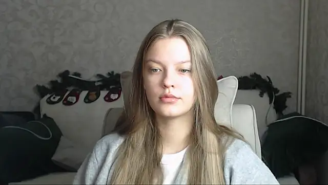 Snapshot of EmySway chatting on January 26, 1:31 am EmySway online show from January 26, 1:31 am