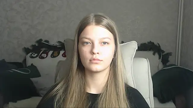 Snapshot of EmySway chatting on January 7, 2:30 pm EmySway online show from January 7, 2:30 pm